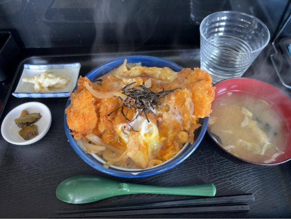 食堂 志らいわ