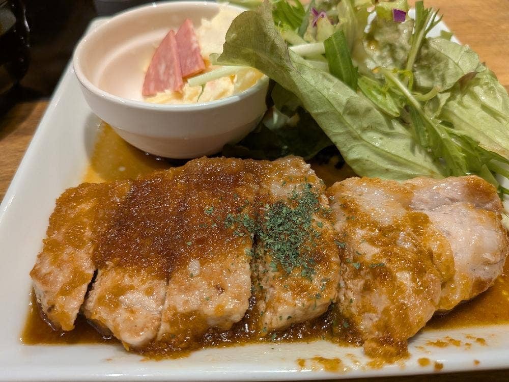 三匹の黒豚 by南州農場 福岡パルコ店