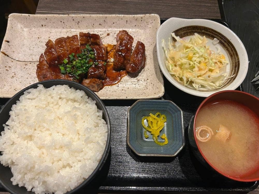 炭・牛・肴 テツ虎