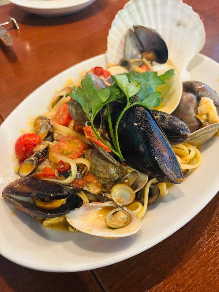 トラットリア・築地パラディーゾ