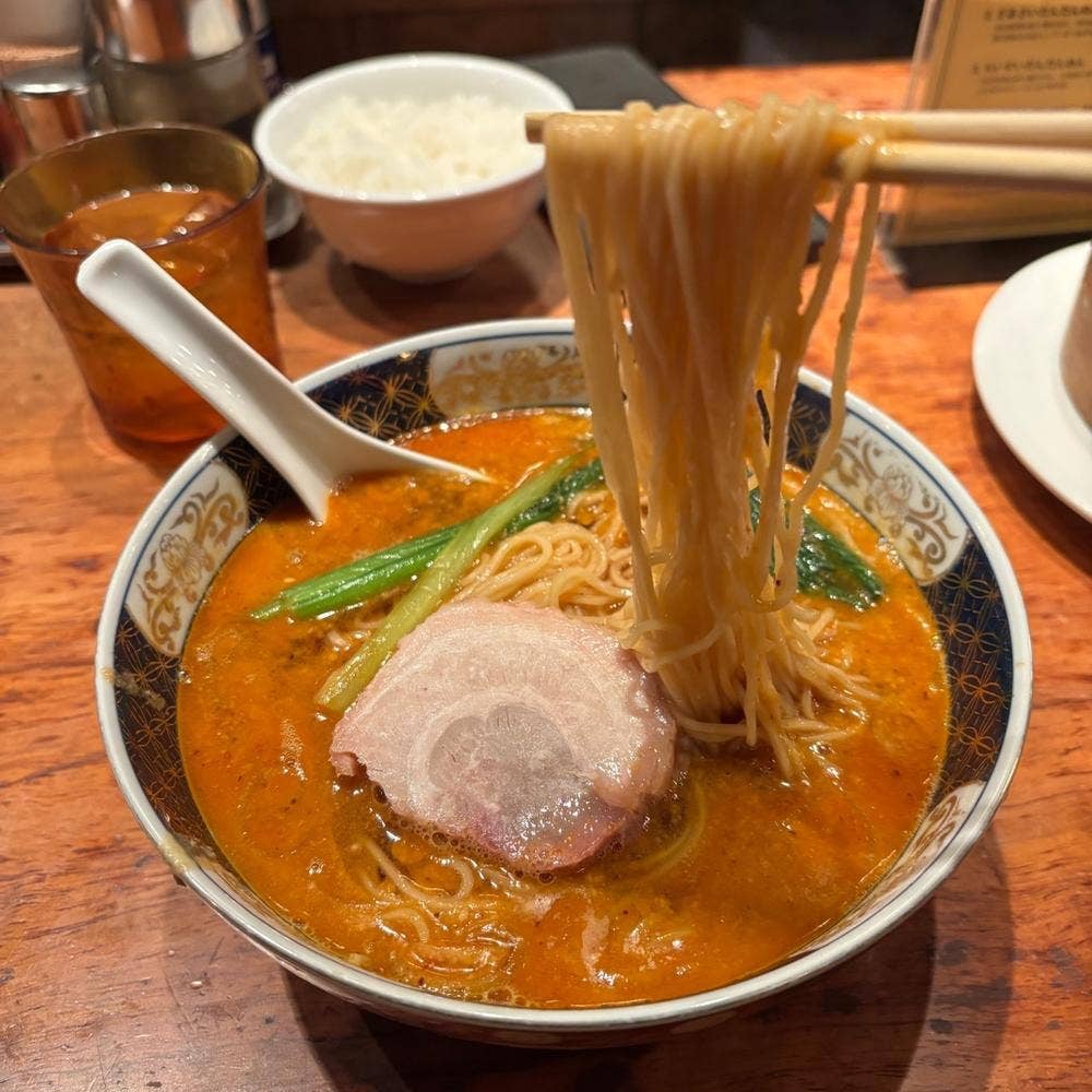 支那麺 はしご 本店