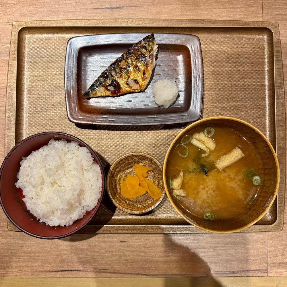 室町干物食堂 めしさんど