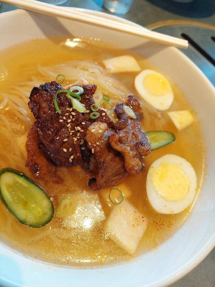 元祖平壌冷麺屋川西店