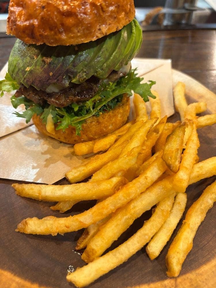BOMBER BURGER