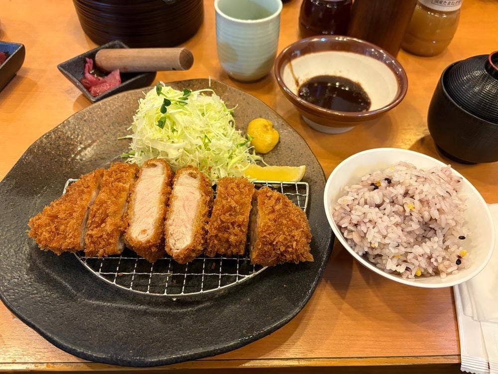 名代とんかつ勝富 藤枝店