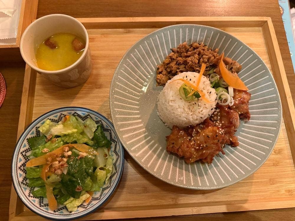 Coco-Nuts Fukuoka Cafe & Dining