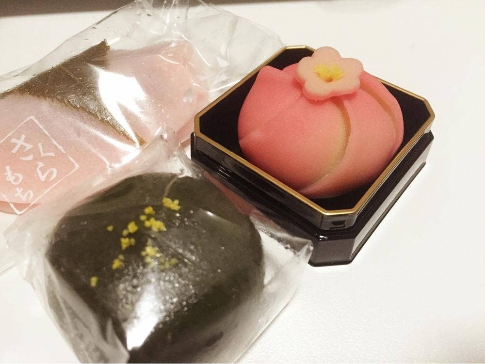 御菓子処 紀の国屋 日野駅前
