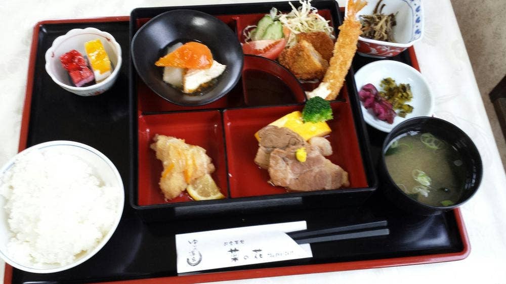 お食事処 菜の花