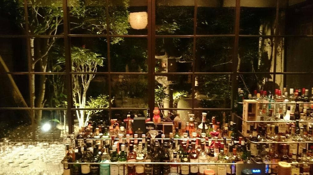 KEN'S BAR