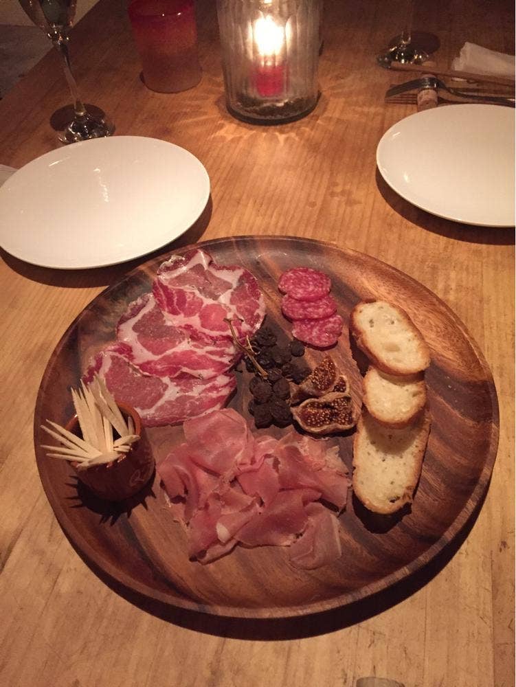 肉バル TONKO × HANARE