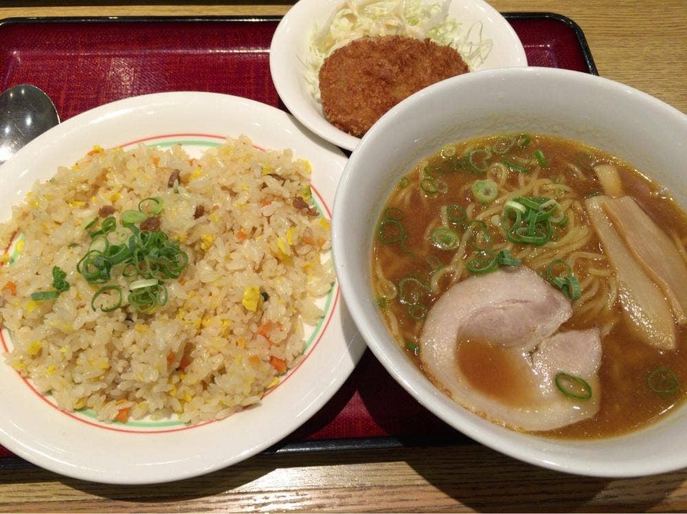 れすとらん 四六時中 四日市尾平店