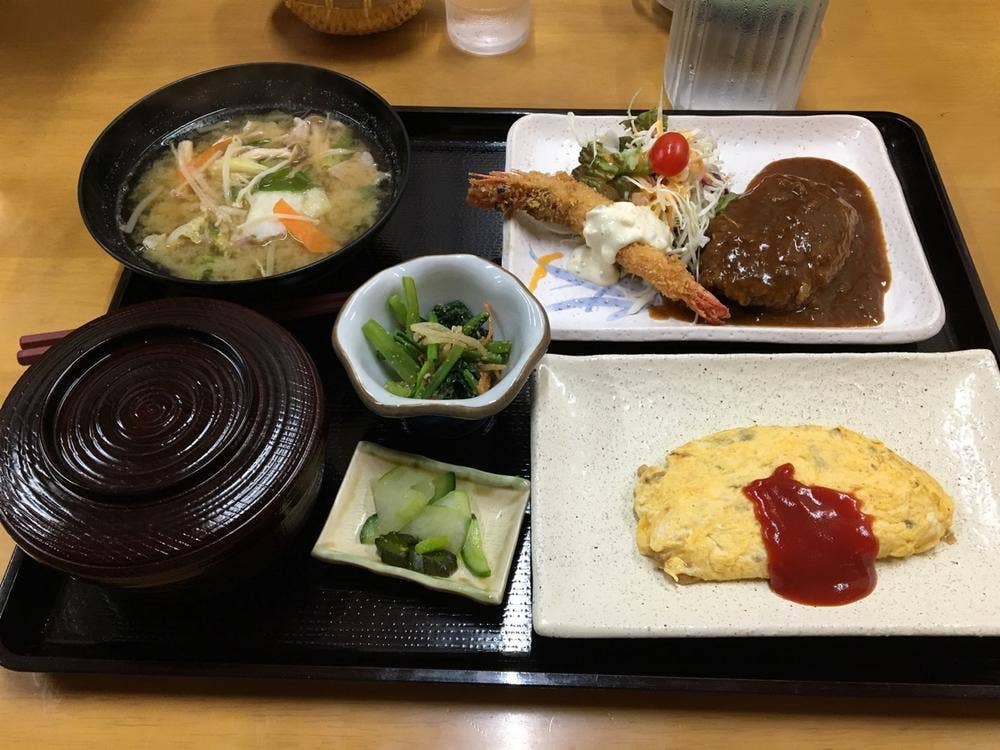 酒房 三日月食堂