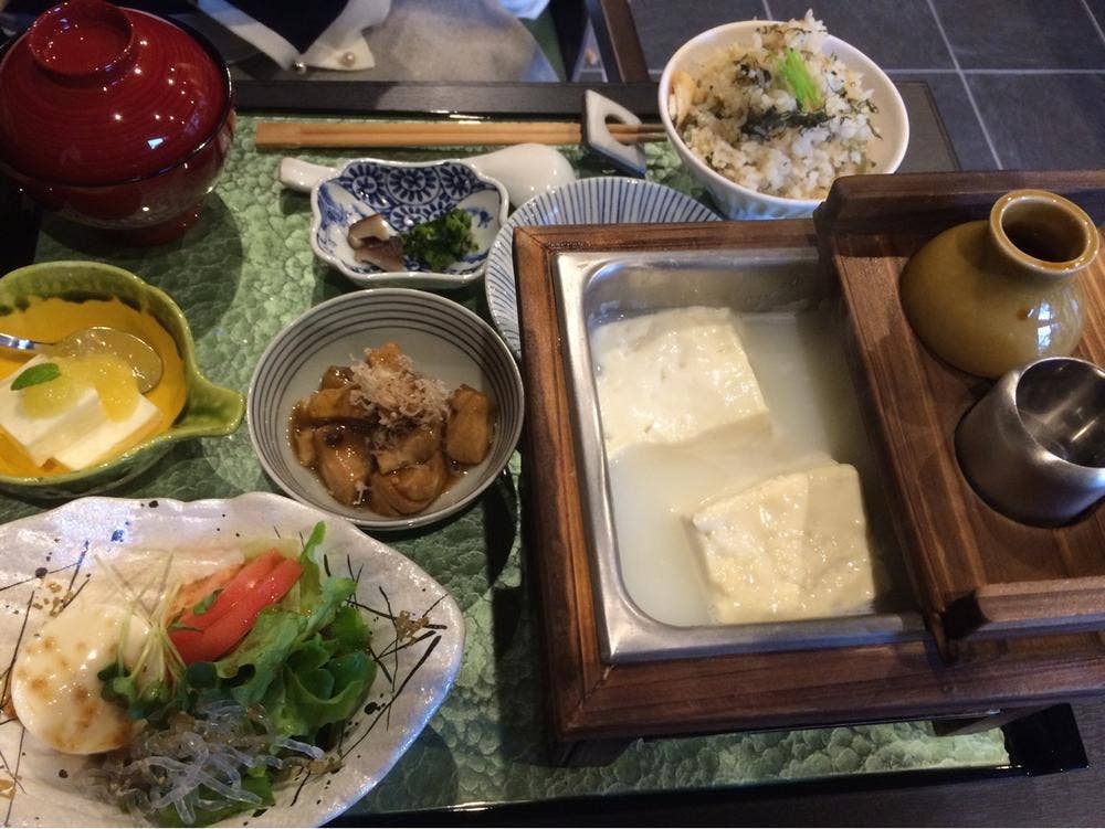 豆富と佐賀牛と日本料理 十一口 といろ