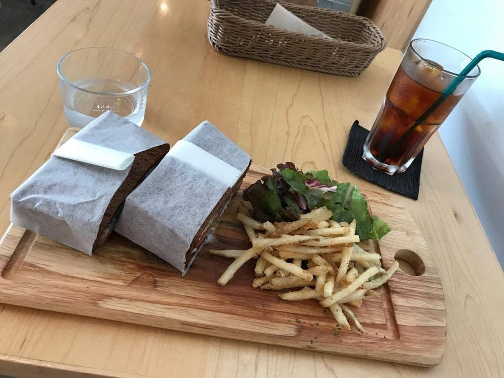 グラフィ 根津 カフェアンドラウンジ GRAPHY 根津 CAFE & LOUNGE