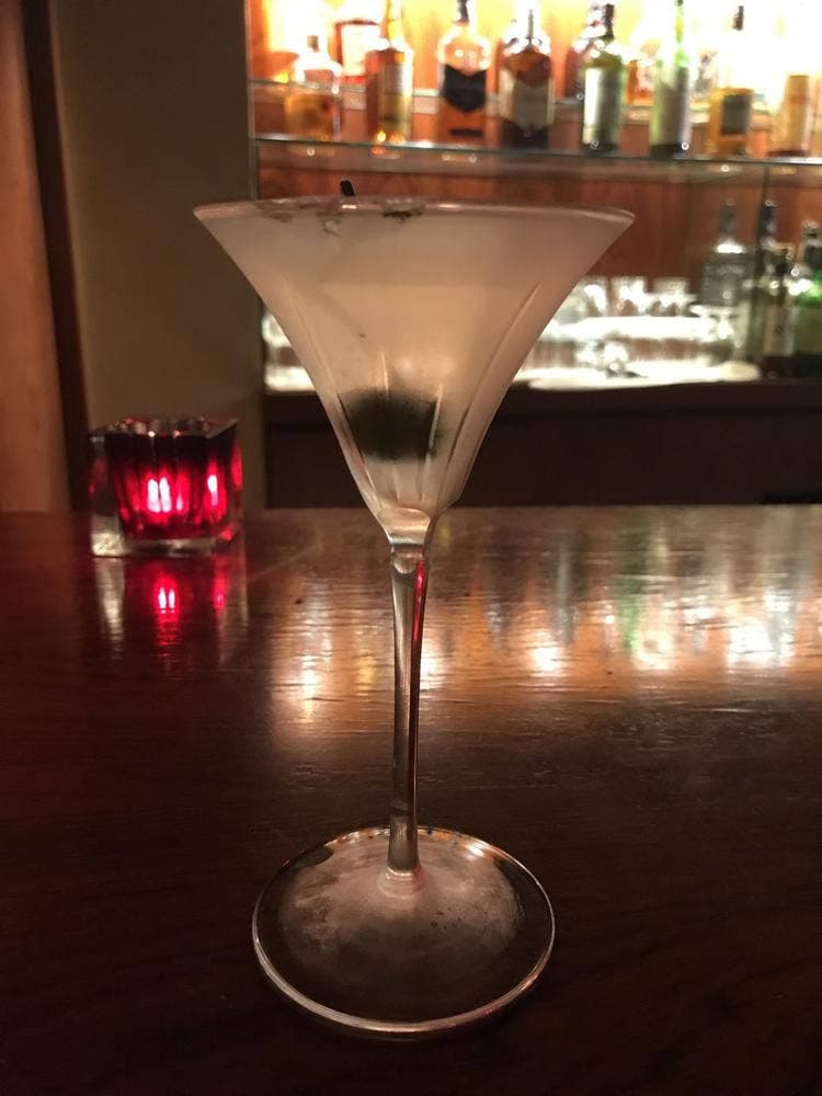 ショットバー モモ