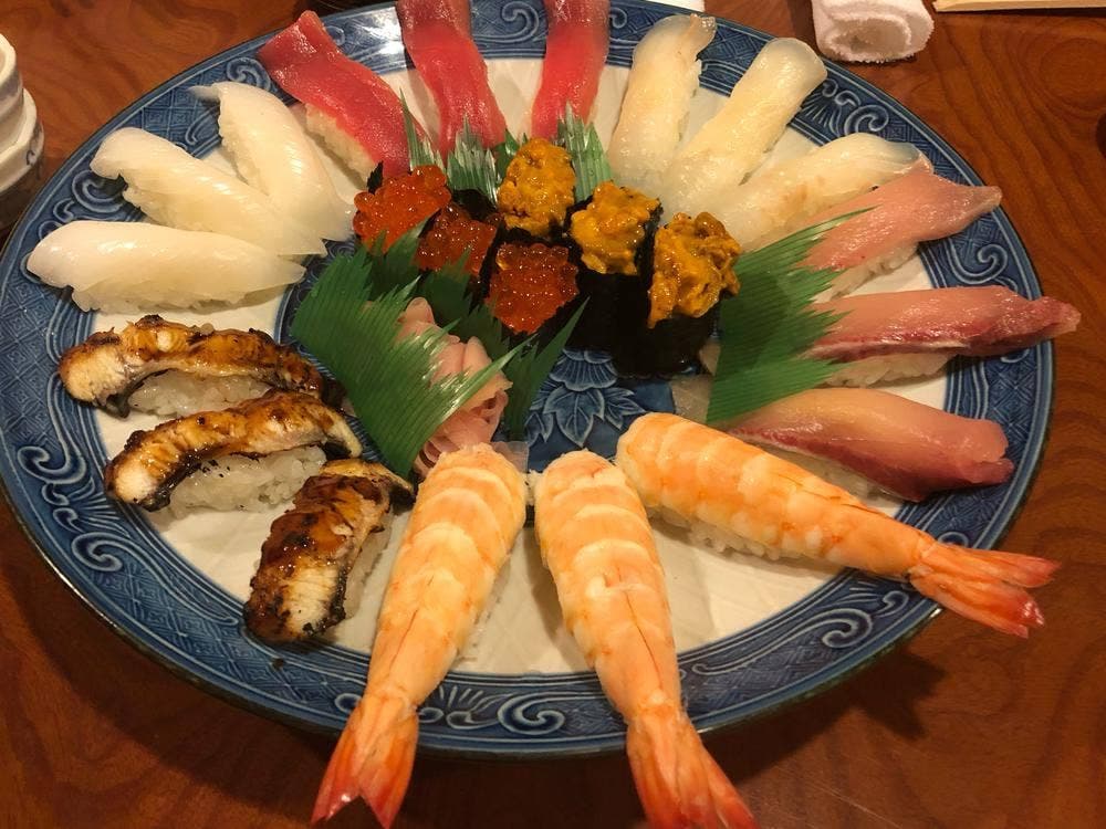 すし半