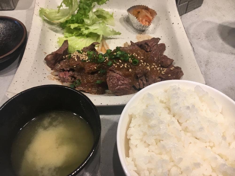 焼肉 牛光