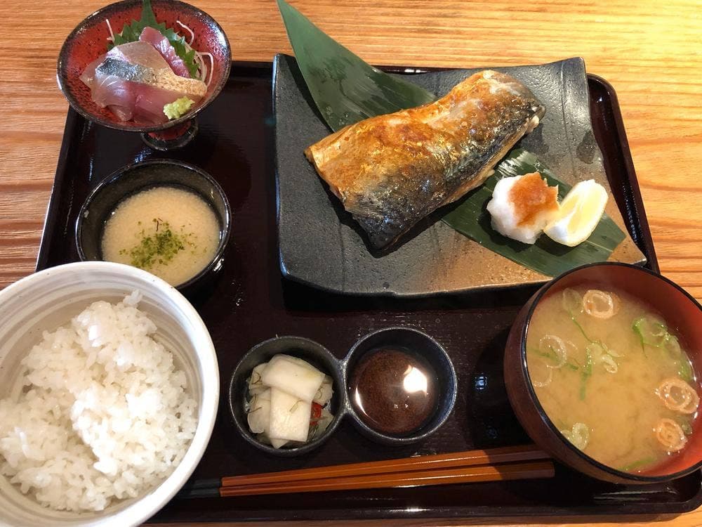 産直青魚専門 池袋 御厨