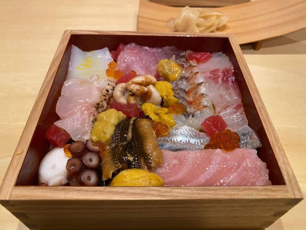 名古屋前ちらし鮨 粋