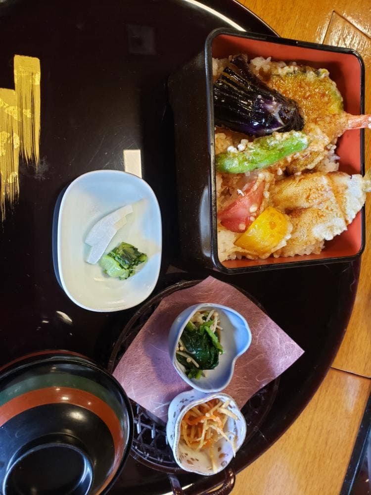 鉄板ダイニング ラパン