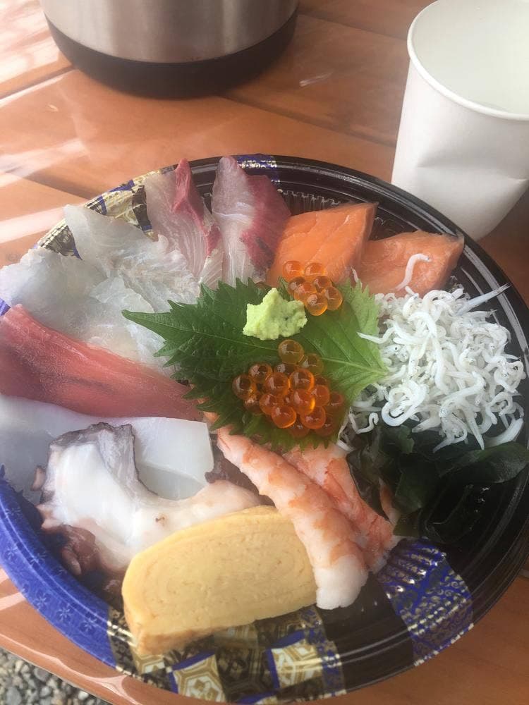 うおたけ鮮魚店やけんど~ 海鮮どんや