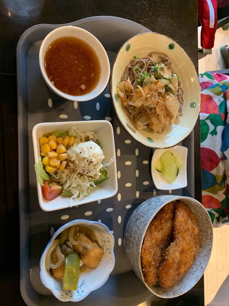 ごはん屋 ごっつぉ