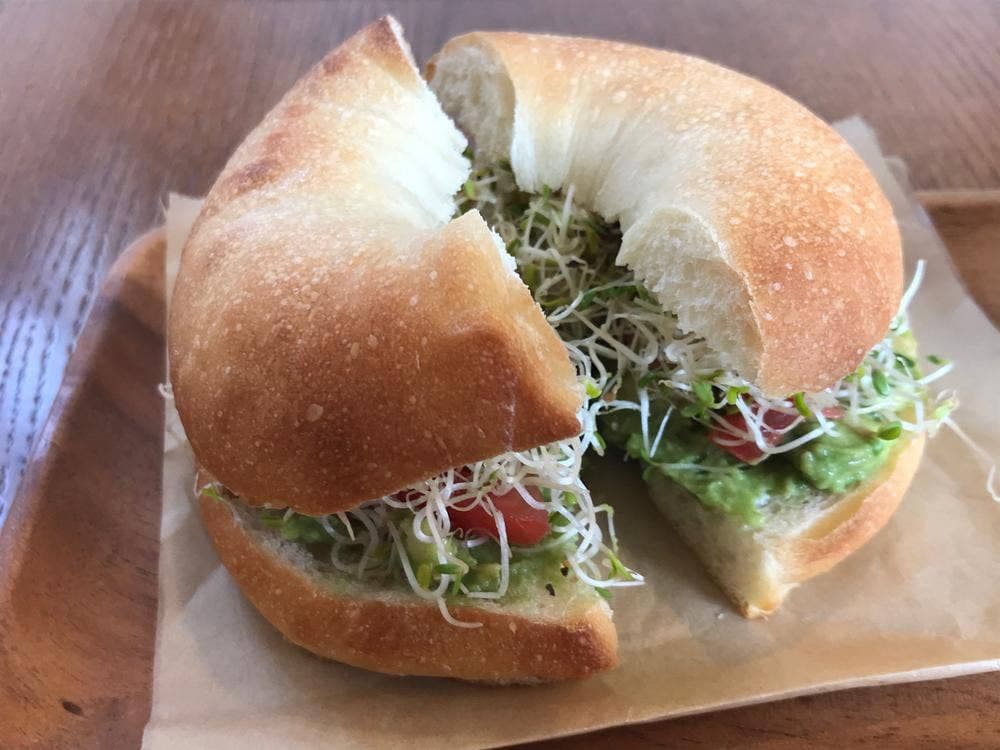 よこよんカフェ