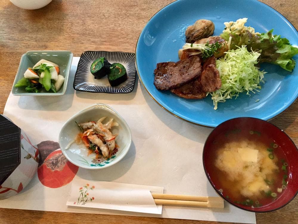 Cafe コロ