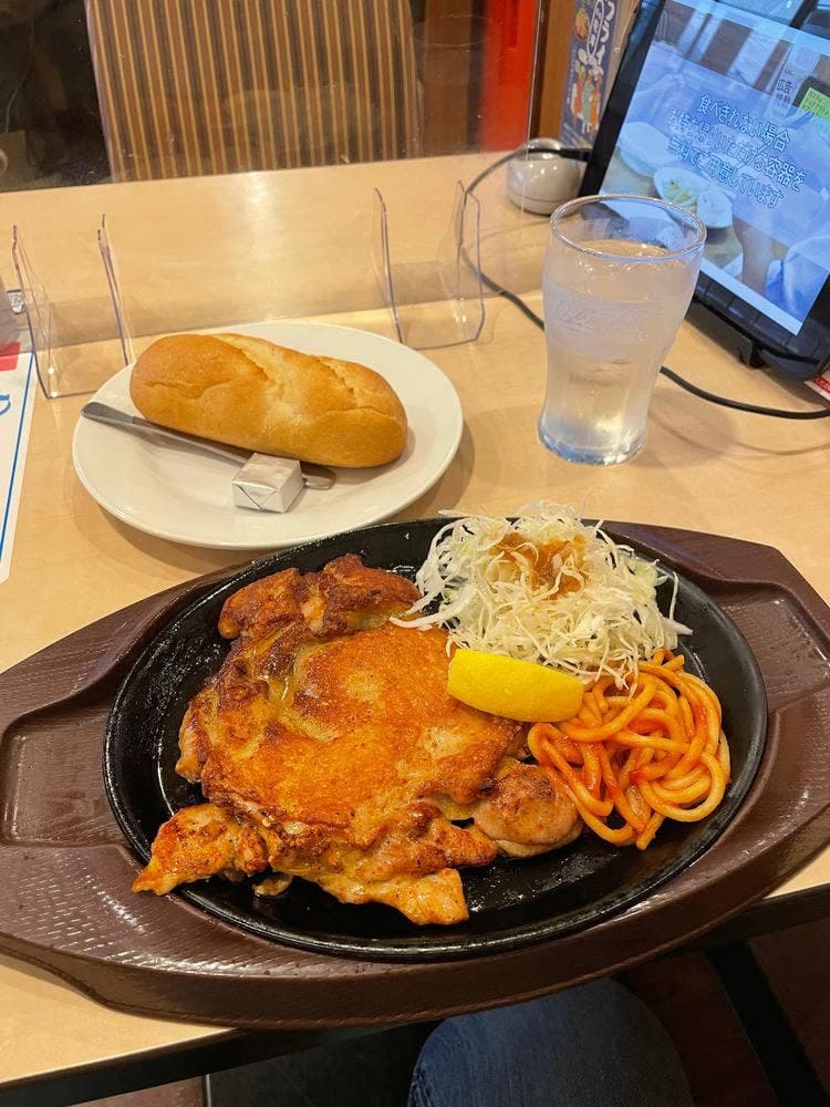 ガスト 京王リトナード東府中店
