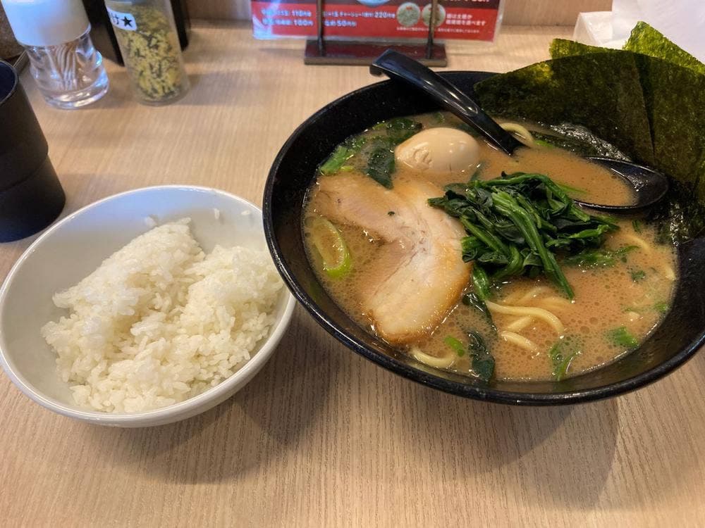 横浜家系ラーメン 銀家 大和店