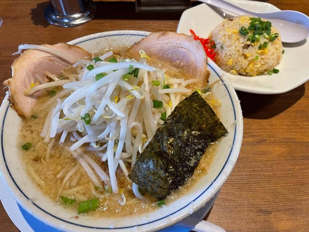 ラーメン亭 吉相 物見山店