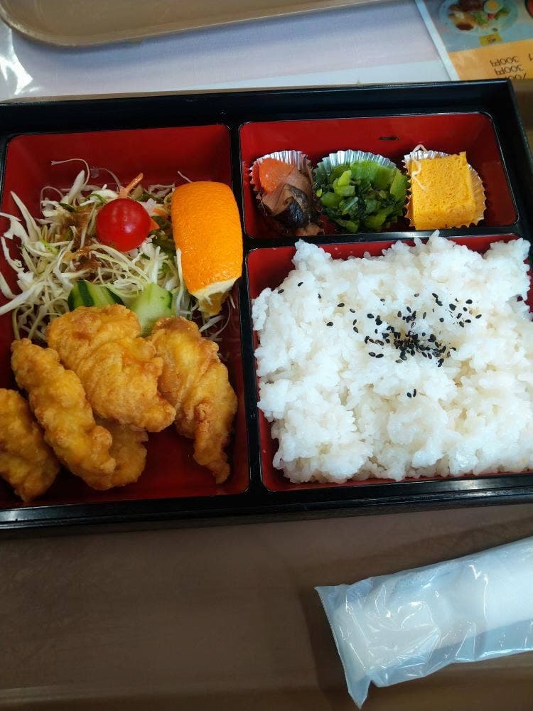 ファミリーレストラン なしか!
