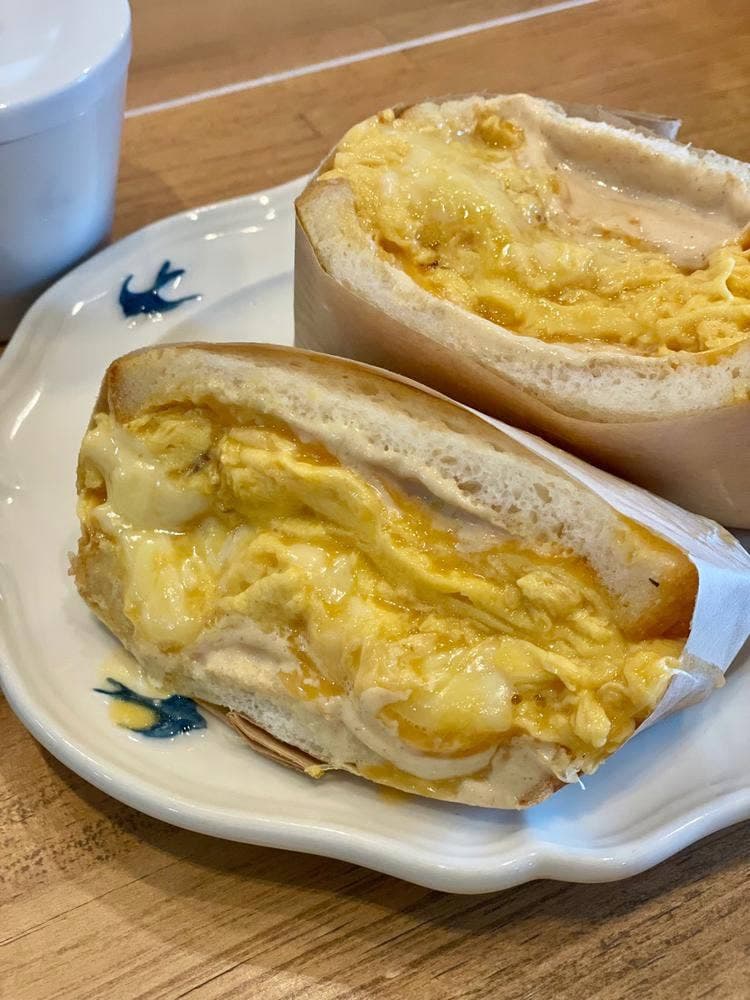 天然酵母の食パン専門店 つばめパン&Milk