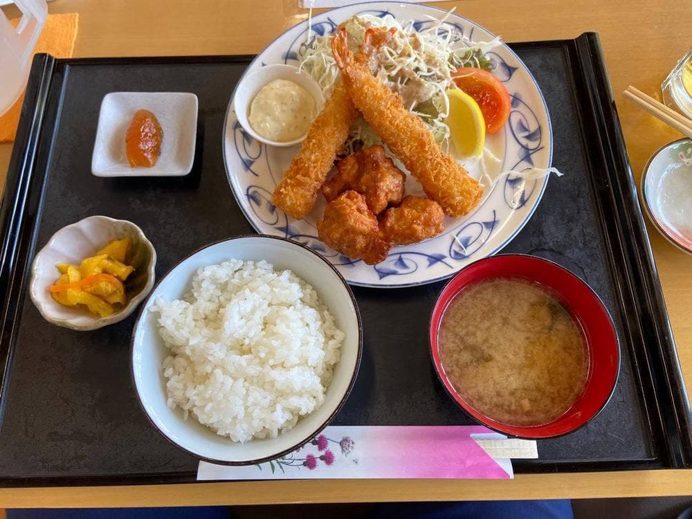 レストランはっぴぃ