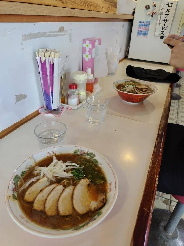 むらや