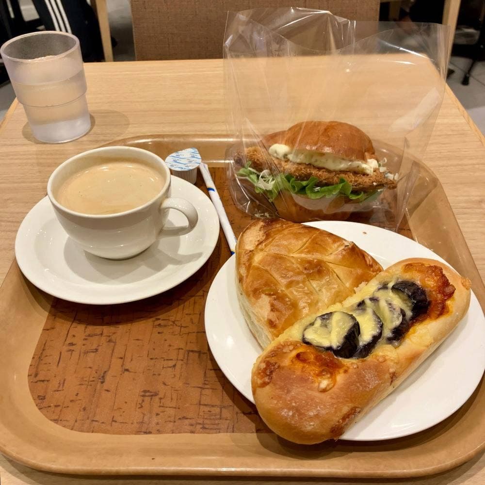 関口フランスパン パティスリーダノワーズ店