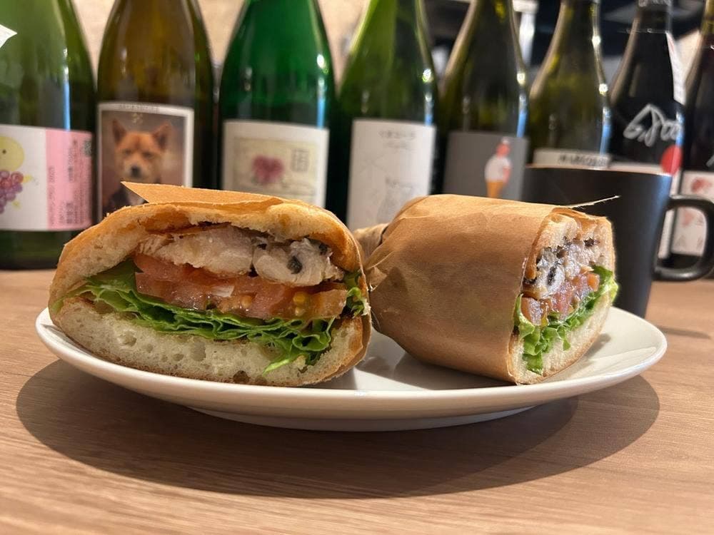 サンドイッチとワイン 憂鬱な木曜日