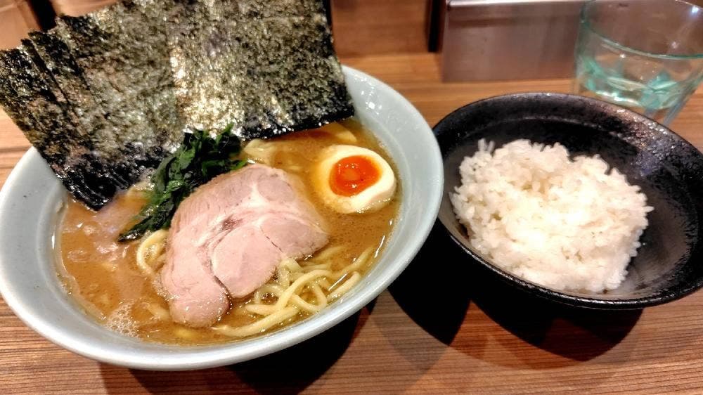 横浜ラーメン渡来武 総本店
