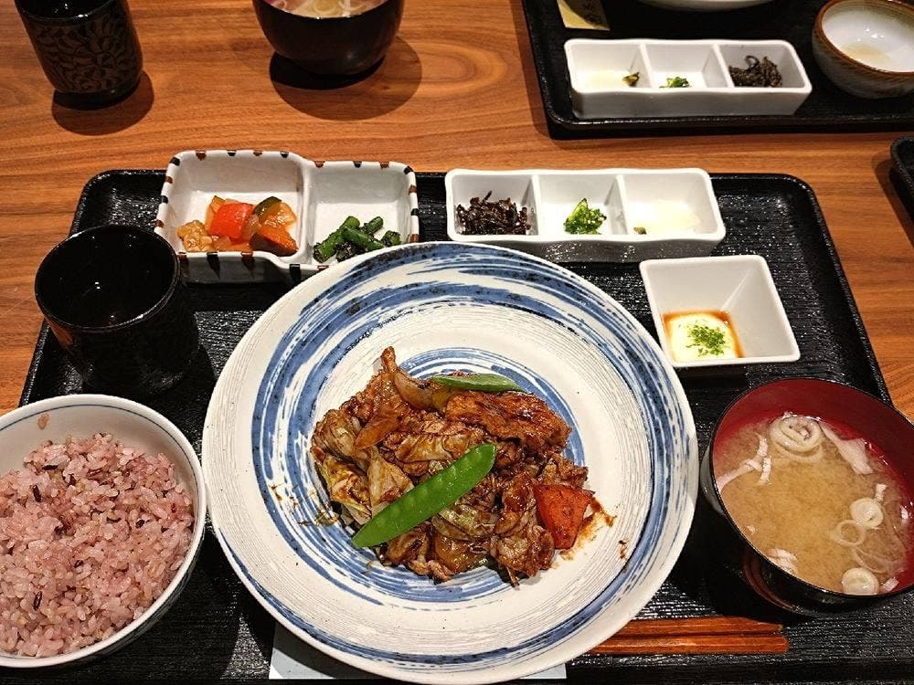茶彩 絲