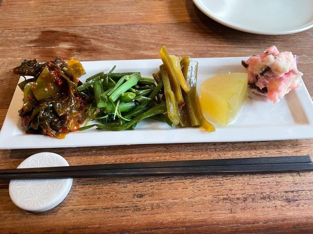 川沿いの台所 やすざみや