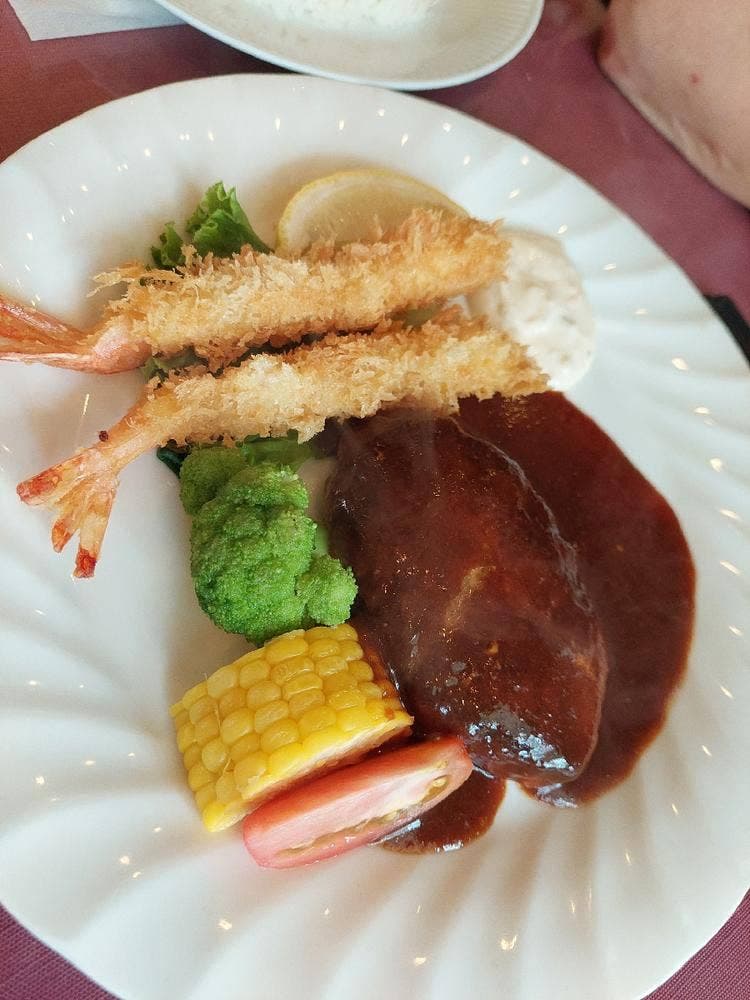 洋食やまかわ