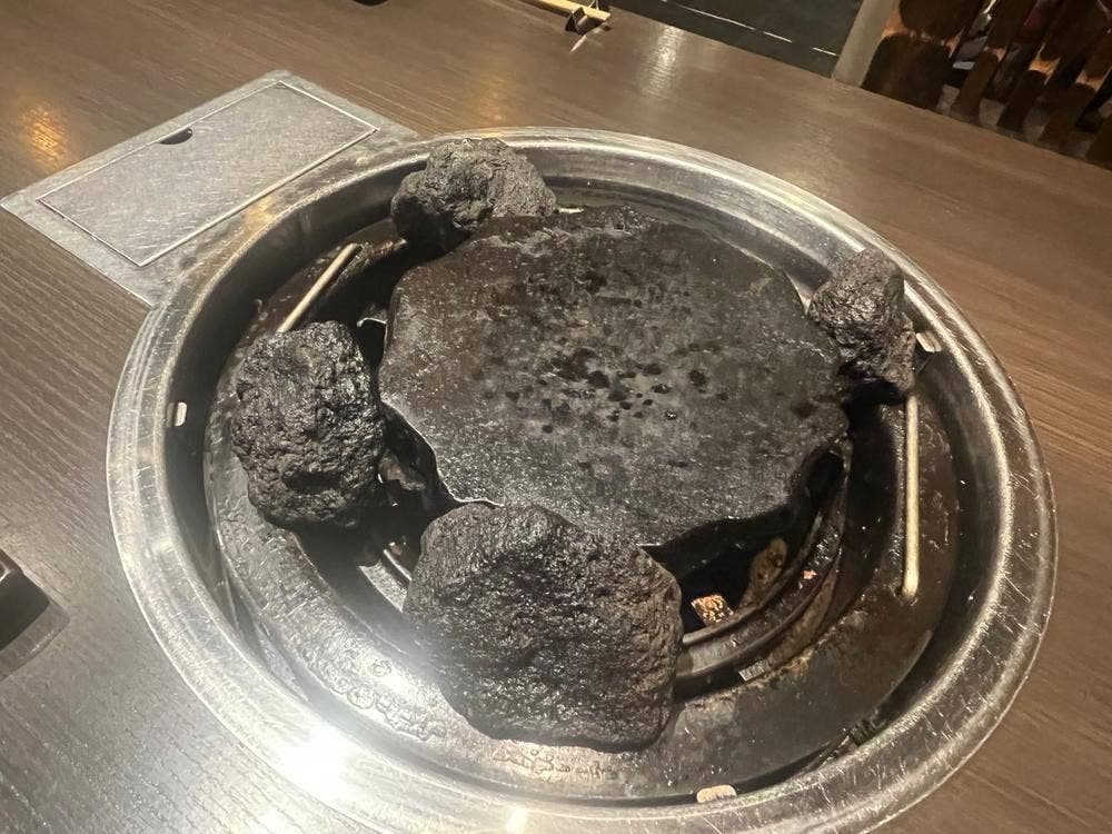 阿蘇溶岩石焼 といとい 穴座