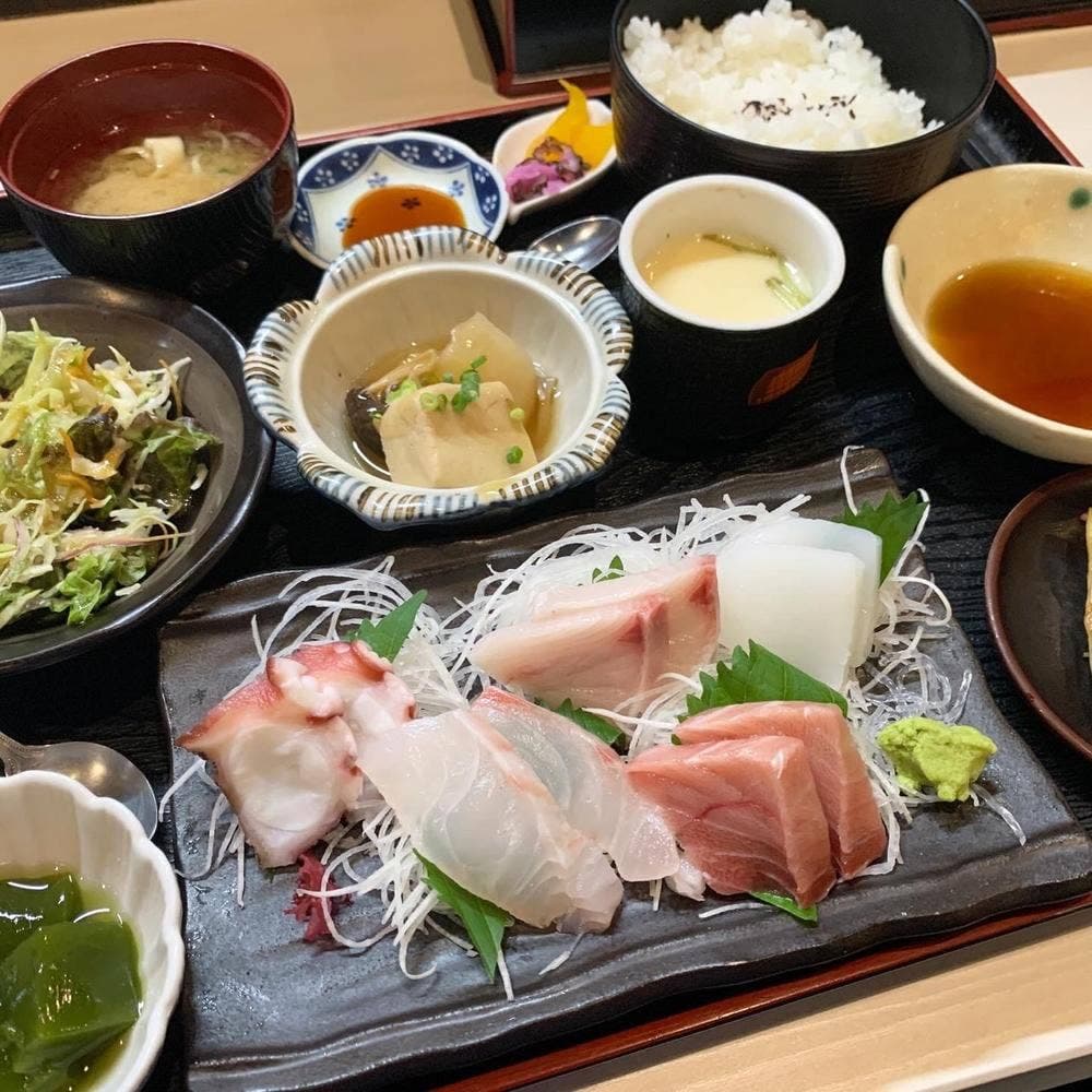 海鮮和食 仲々