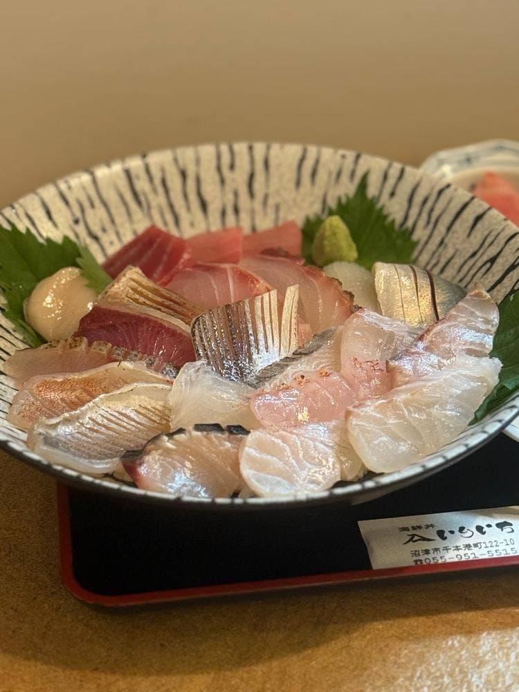 海鮮丼 いりいち