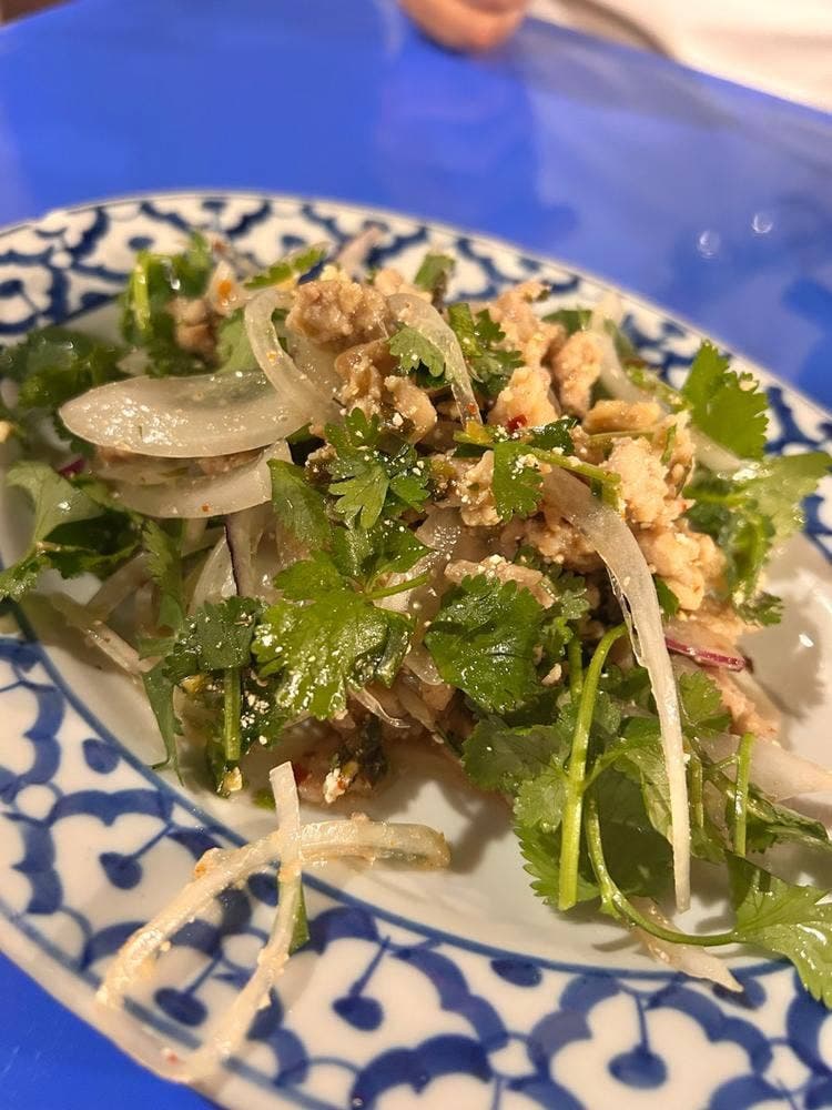 タイ料理&パクチー酒場 居空間