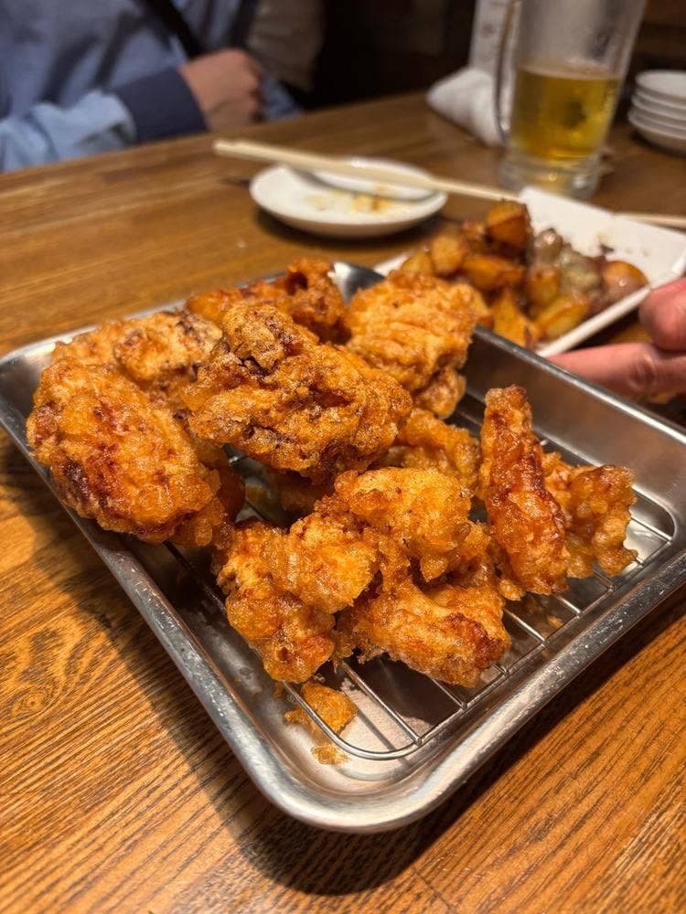 骨付鳥、からあげ、ハイボール がブリチキン。水道橋店