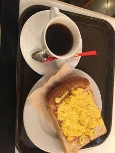 カフェ ド クレバー アベノ地下センター店