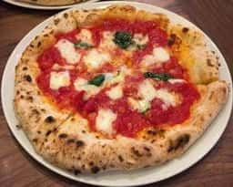 ピッツェリアバル サルーテ