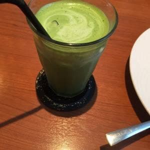 三日月とカフェ 新空港通り店