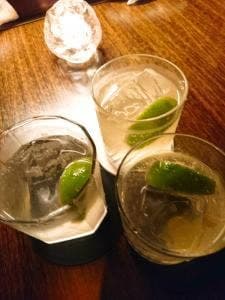 ショットバーラグ